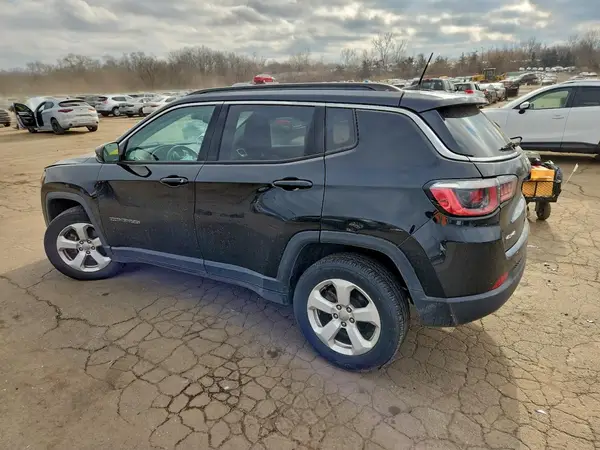 3C4NJDBB1JT213049 2018 JEEP COMPASS - Image 2
