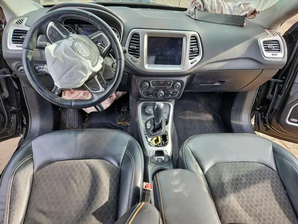 3C4NJDBB1JT213049 2018 JEEP COMPASS - Image 8