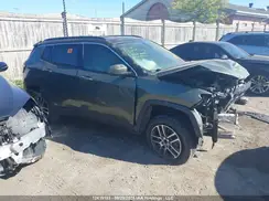 3C4NJDBB1JT215206 2018 JEEP COMPASS