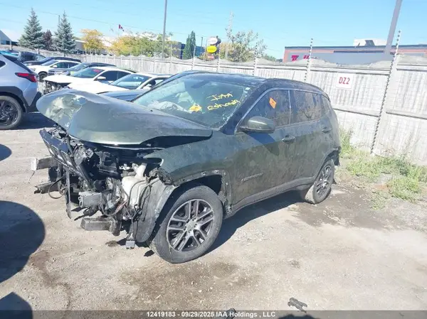 3C4NJDBB1JT215206 2018 JEEP COMPASS - Image 2