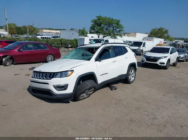 3C4NJDBB1JT232734 2018 JEEP COMPASS - Image 2
