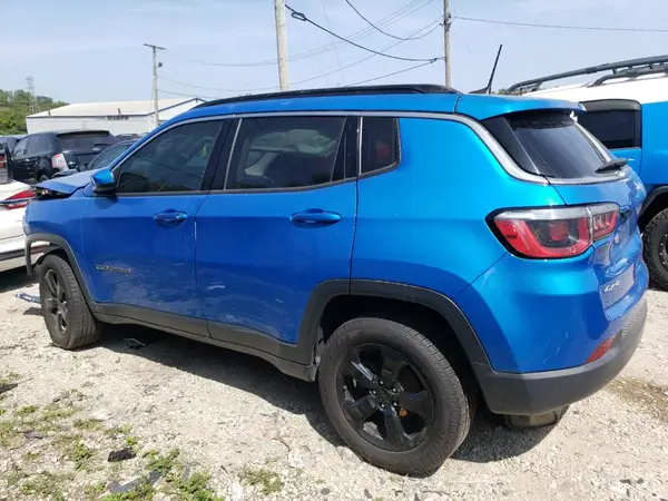 3C4NJDBB1JT232894 2018 JEEP COMPASS - Image 2