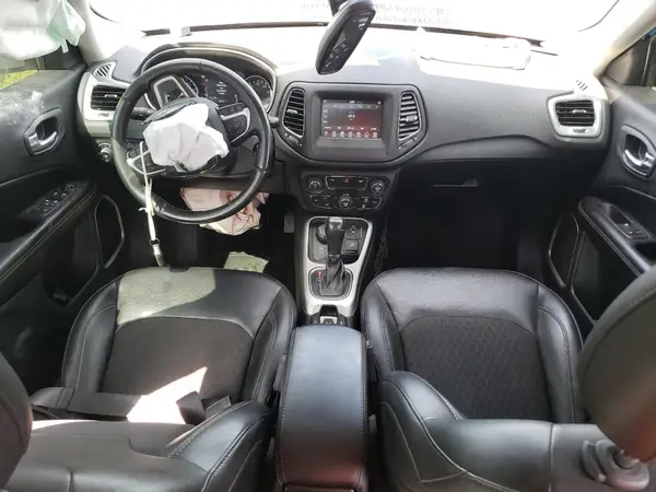 3C4NJDBB1JT232894 2018 JEEP COMPASS - Image 8