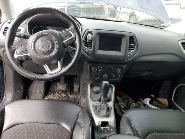 3C4NJDBB1JT232944 2018 JEEP COMPASS - Image 8