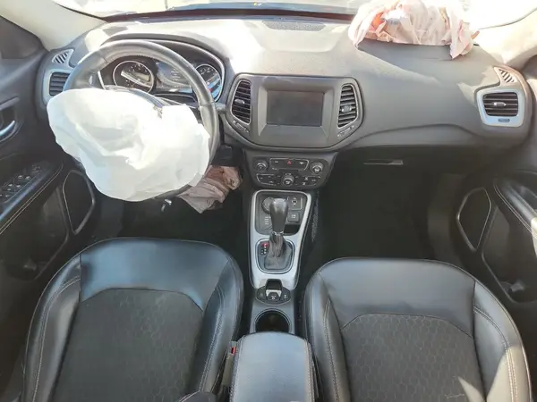 3C4NJDBB1JT239120 2018 JEEP COMPASS - Image 8