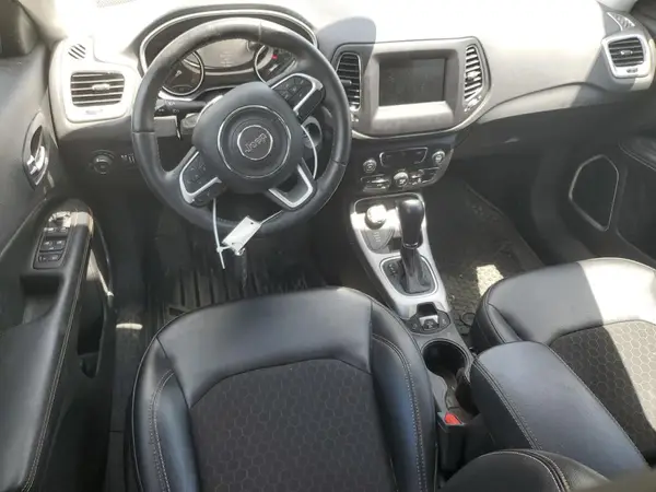 3C4NJDBB1JT249050 2018 JEEP COMPASS - Image 8