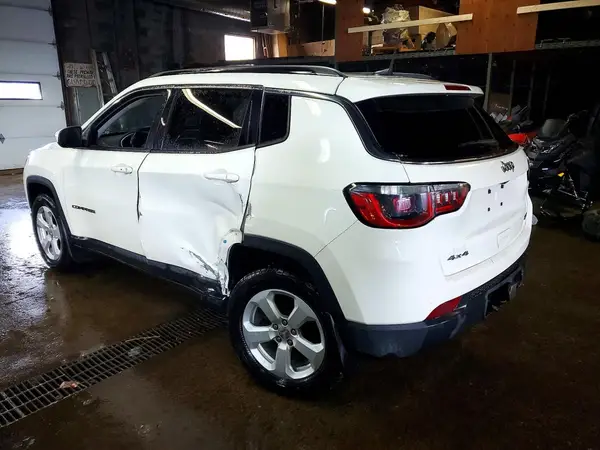 3C4NJDBB1JT251364 2018 JEEP COMPASS - Image 2