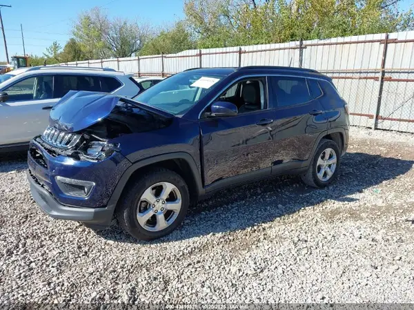 3C4NJDBB1JT254605 2018 JEEP COMPASS - Image 2