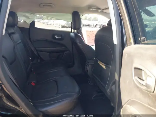 3C4NJDBB1JT255950 2018 JEEP COMPASS - Image 8