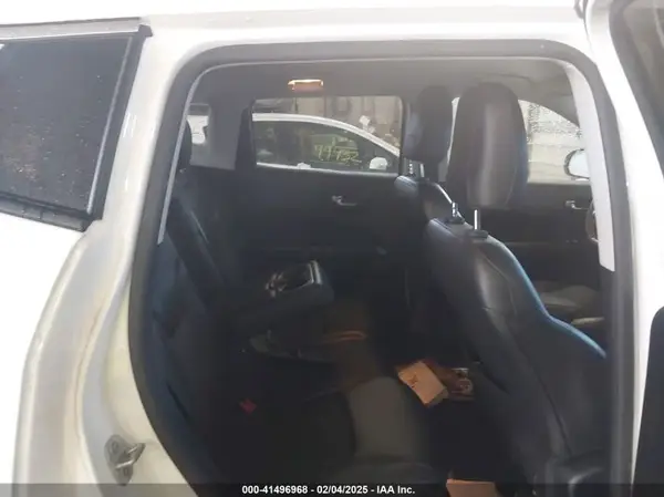 3C4NJDBB1JT256161 2018 JEEP COMPASS - Image 8
