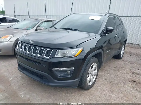 3C4NJDBB1JT261408 2018 JEEP COMPASS - Image 2