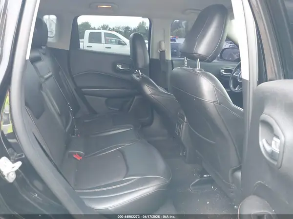 3C4NJDBB1JT261408 2018 JEEP COMPASS - Image 8