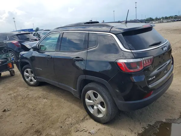 3C4NJDBB1JT262588 2018 JEEP COMPASS - Image 2