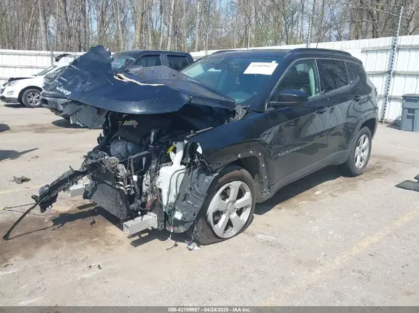 3C4NJDBB1JT265894 2018 JEEP COMPASS - Image 2
