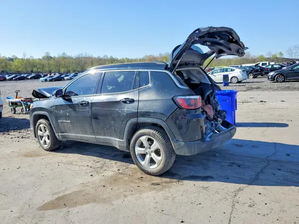 3C4NJDBB1JT270741 2018 JEEP COMPASS - Image 2