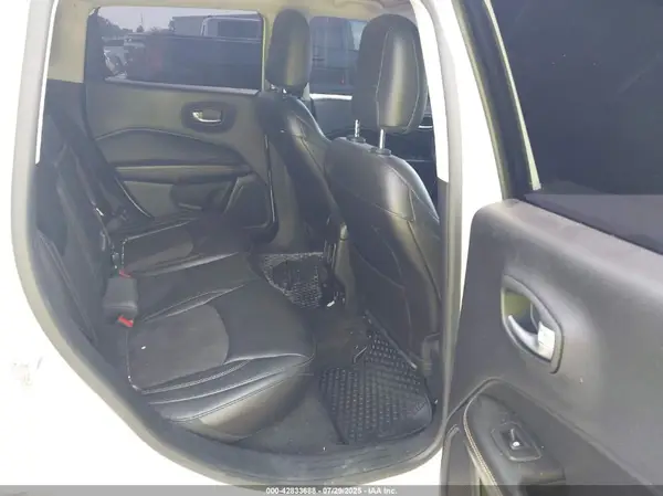 3C4NJDBB1JT282193 2018 JEEP COMPASS - Image 8