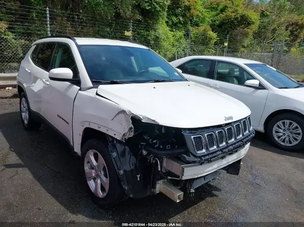 3C4NJDBB1JT282923 2018 JEEP COMPASS - Image 1