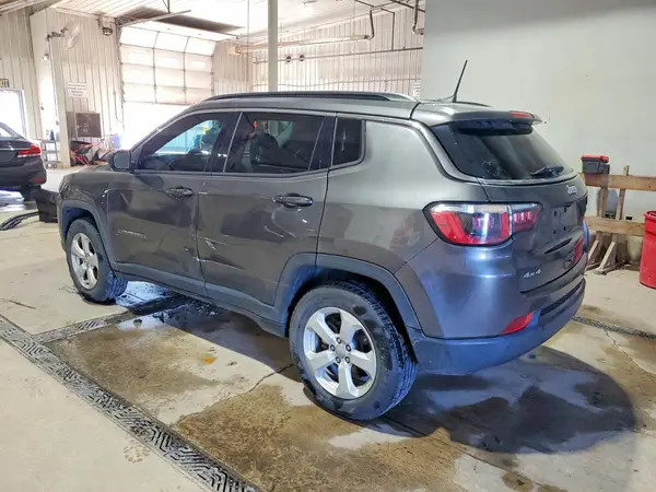 3C4NJDBB1JT283358 2018 JEEP COMPASS - Image 2