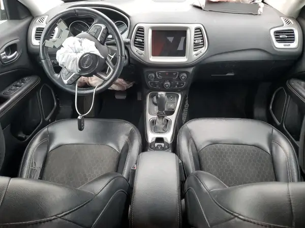3C4NJDBB1JT303897 2018 JEEP COMPASS - Image 8