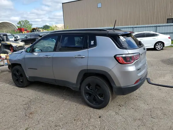 3C4NJDBB1JT304175 2018 JEEP COMPASS - Image 2