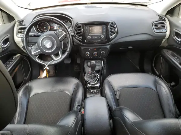 3C4NJDBB1JT304175 2018 JEEP COMPASS - Image 8