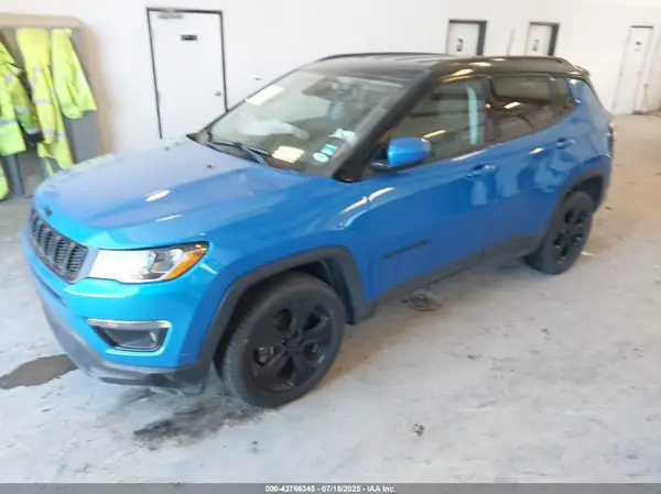 3C4NJDBB1JT313426 2018 JEEP COMPASS - Image 2