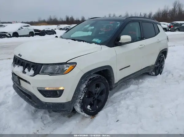 3C4NJDBB1JT313619 2018 JEEP COMPASS - Image 2