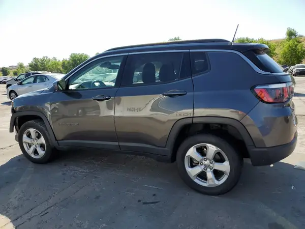 3C4NJDBB1JT315242 2018 JEEP COMPASS - Image 2