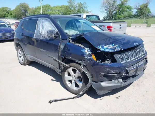 3C4NJDBB1JT321011 2018 JEEP COMPASS - Image 1
