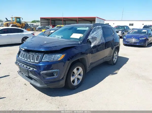 3C4NJDBB1JT321011 2018 JEEP COMPASS - Image 2