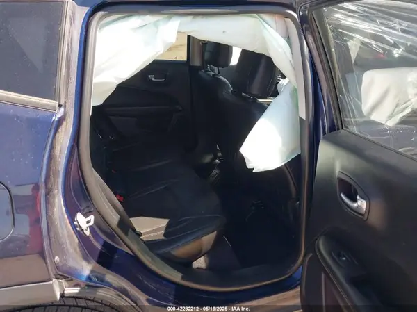 3C4NJDBB1JT321011 2018 JEEP COMPASS - Image 8