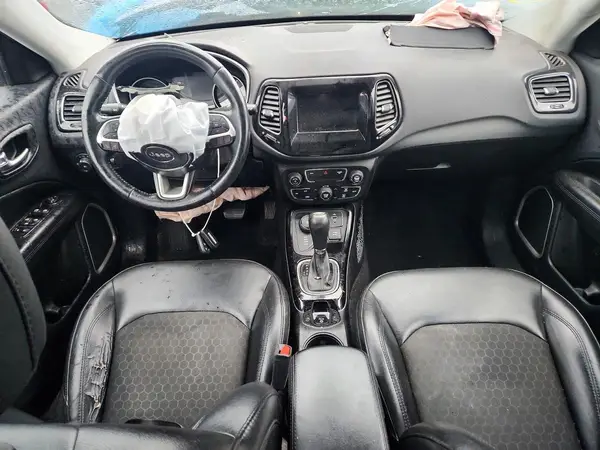 3C4NJDBB1JT323986 2018 JEEP COMPASS - Image 8