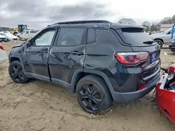 3C4NJDBB1JT326323 2018 JEEP COMPASS - Image 2