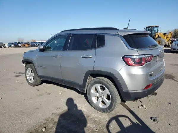 3C4NJDBB1JT331649 2018 JEEP COMPASS - Image 2