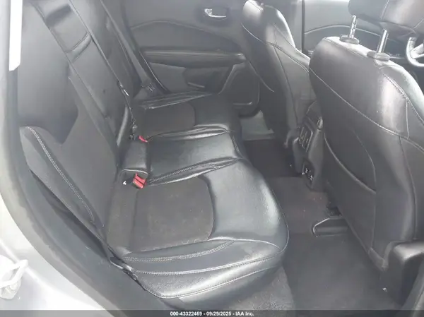 3C4NJDBB1JT331764 2018 JEEP COMPASS - Image 8