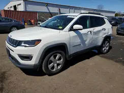 3C4NJDBB1JT332106 2018 JEEP COMPASS