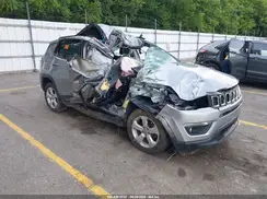 3C4NJDBB1JT345048 2018 JEEP COMPASS