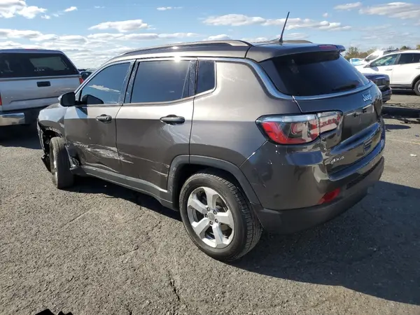 3C4NJDBB1JT345227 2018 JEEP COMPASS - Image 2