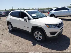 3C4NJDBB1JT349570 2018 JEEP COMPASS