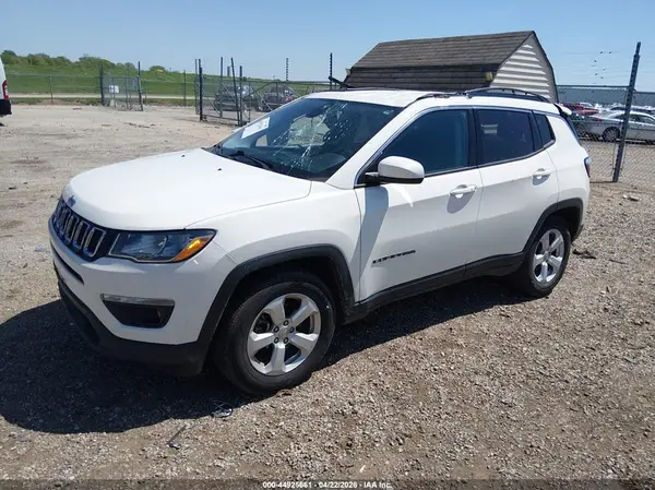 3C4NJDBB1JT349570 2018 JEEP COMPASS - Image 2