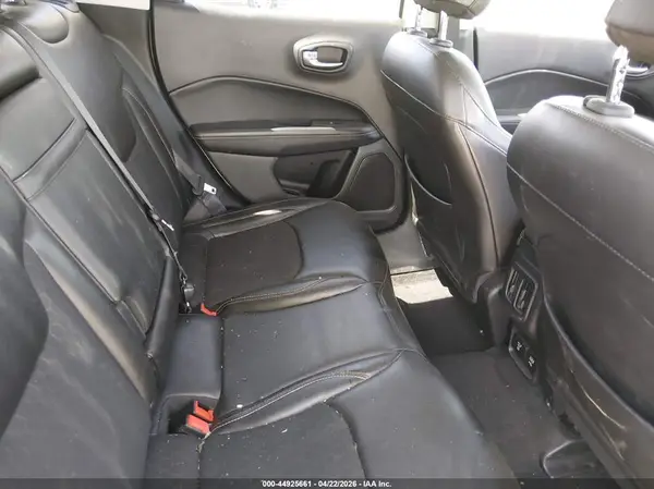3C4NJDBB1JT349570 2018 JEEP COMPASS - Image 8