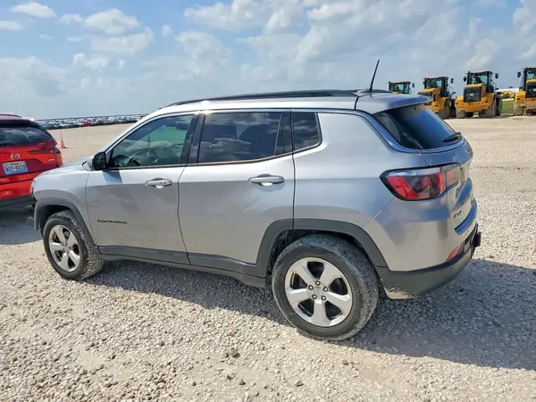 3C4NJDBB1JT372251 2018 JEEP COMPASS - Image 2