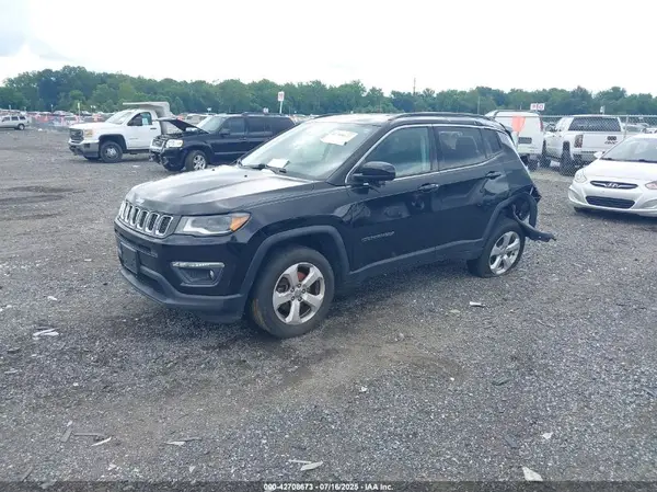 3C4NJDBB1JT392421 2018 JEEP COMPASS - Image 2