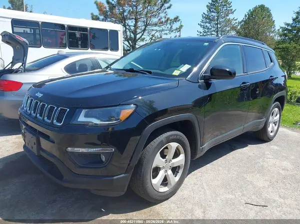 3C4NJDBB1JT393648 2018 JEEP COMPASS - Image 2