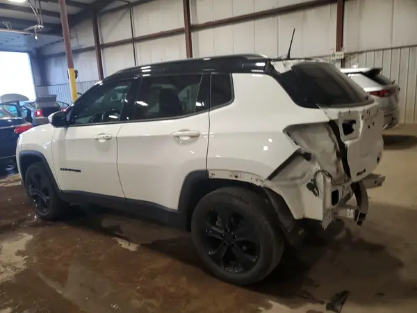 3C4NJDBB1JT394699 2018 JEEP COMPASS - Image 2