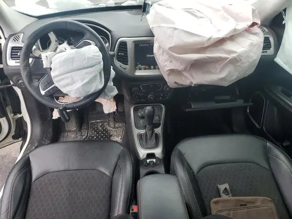 3C4NJDBB1JT398204 2018 JEEP COMPASS - Image 8