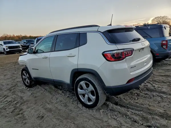 3C4NJDBB1JT400470 2018 JEEP COMPASS - Image 2