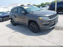 3C4NJDBB1JT402381 2018 JEEP COMPASS
