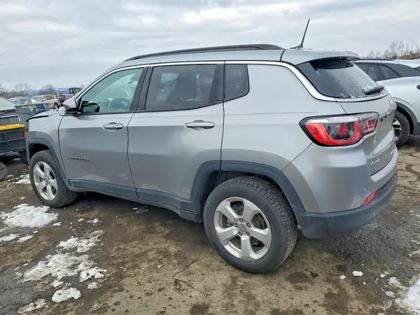 3C4NJDBB1JT402610 2018 JEEP COMPASS - Image 2