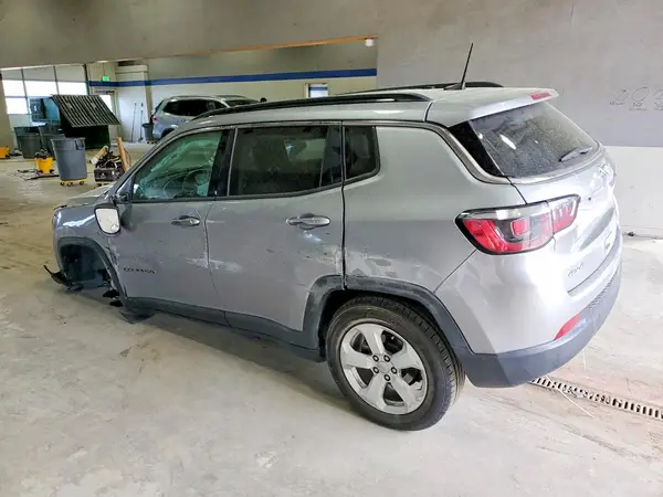 3C4NJDBB1JT418175 2018 JEEP COMPASS - Image 2